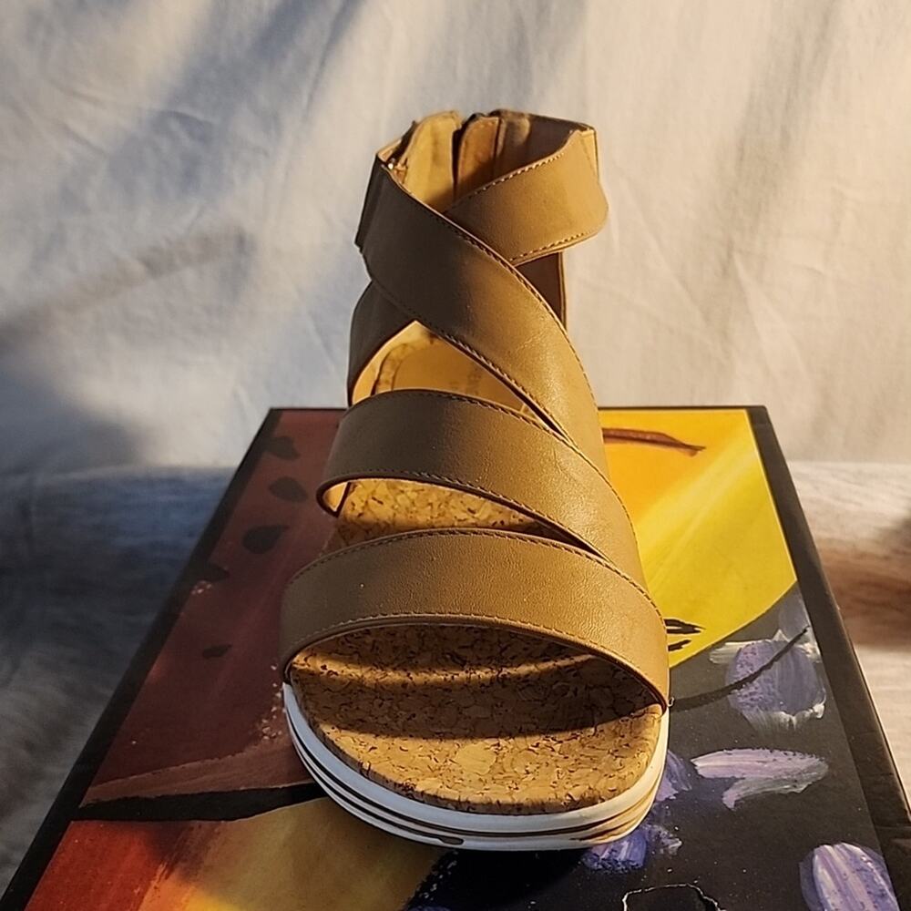 Adrienne Vittadini Sport Sandals Sz 8.5M